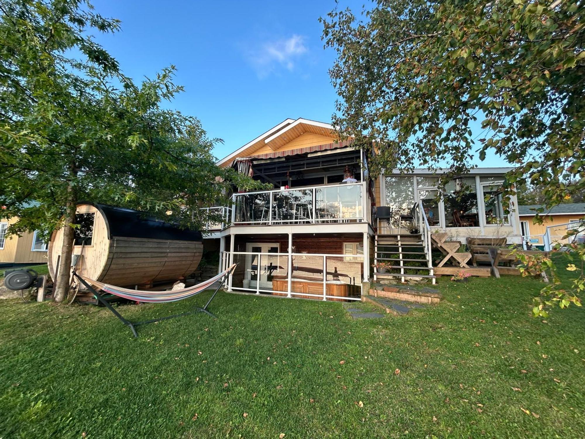 Auberge Et Chalets Sur Le Lac Lac-Mégantic Exterior foto